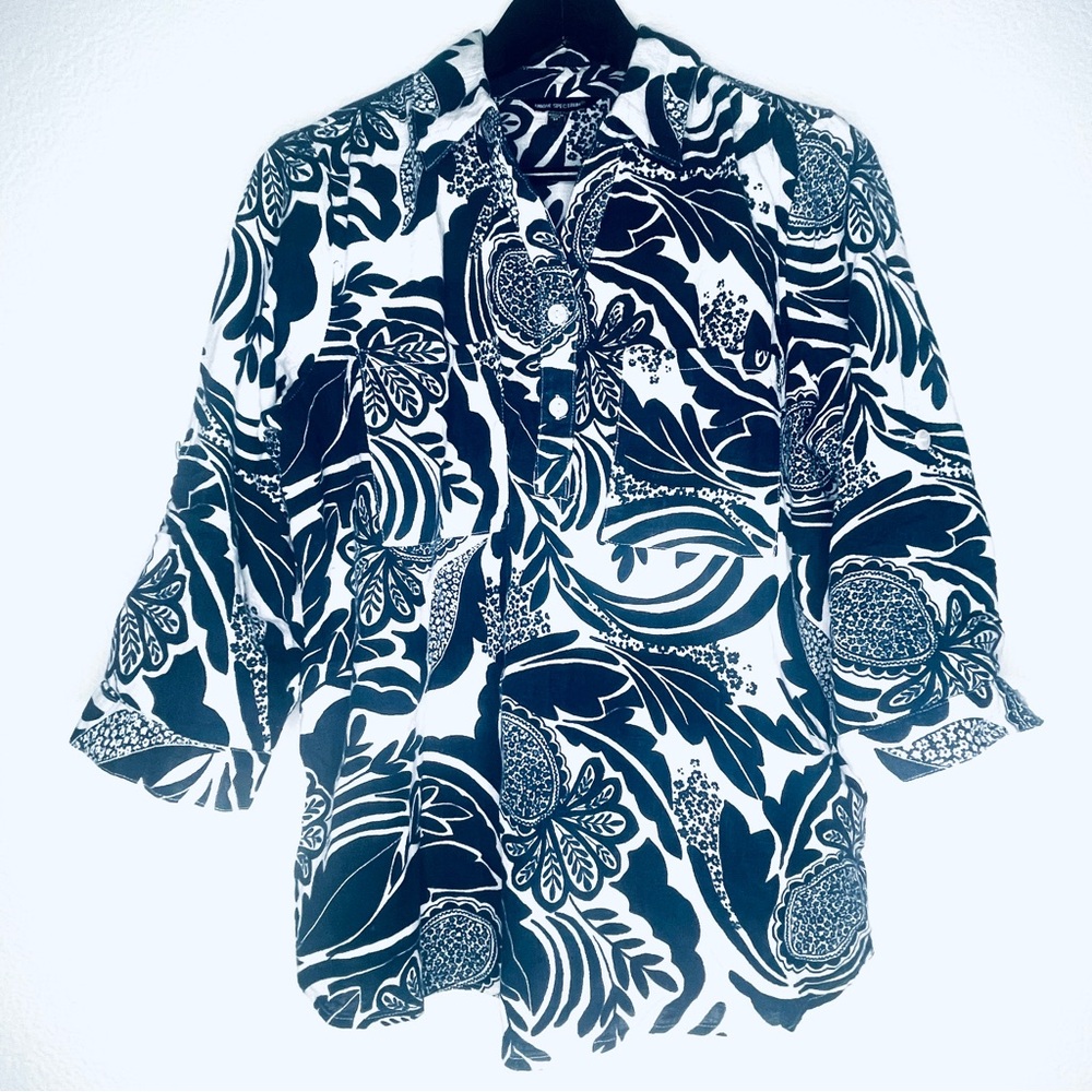 UNIQUE SPECTRUM Blue and White Blouse half button with collar cuff sleeves